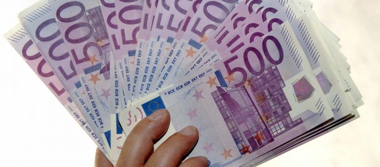 THE SPANISH GOVERNMENT WILL LIMIT CASH PAYMENT UP TO 1.000,00 EUROS.